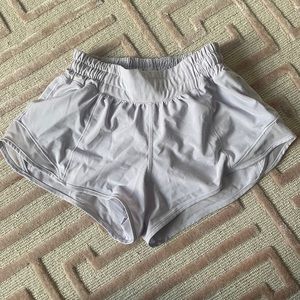 Lululemon Hotty Hot Low-Rise Lined Short 2.5"